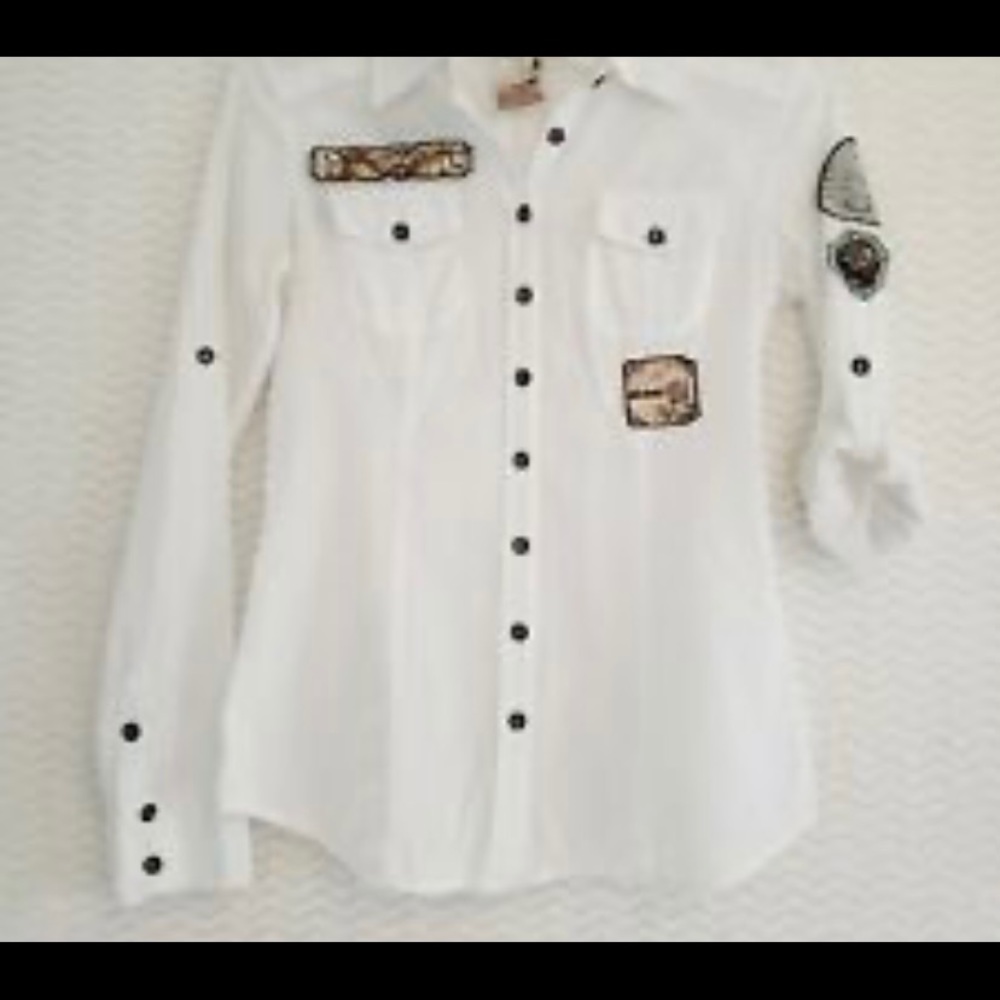 Da-Nang Linen patch button up top